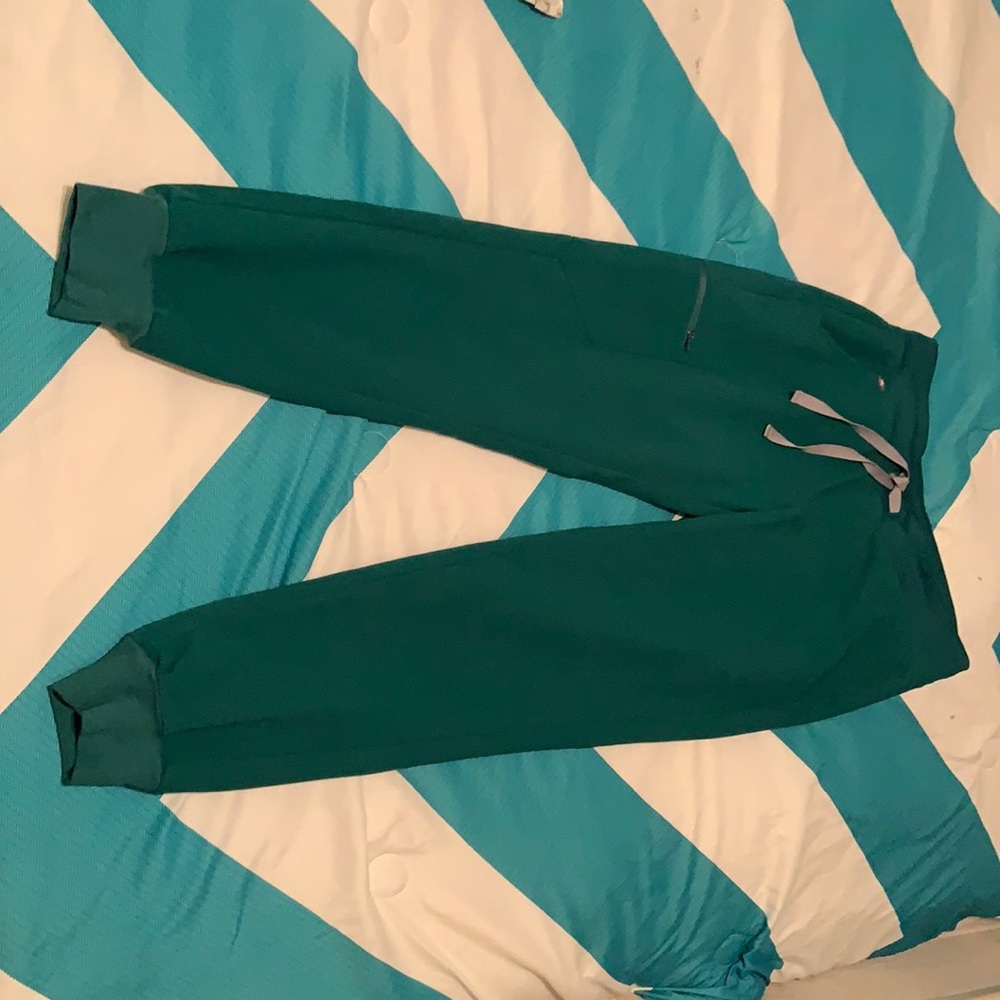 Figs Zamora Small Joggers Hunter Green Scrubs